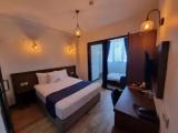 Single Junior Suite with street view