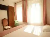Standard Twin room with garden view