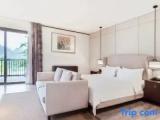 4 Bedrooms Villa with river view