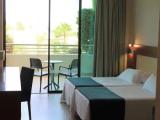 Standard Quadruple room with pool view