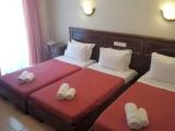 Standard Triple room with city view