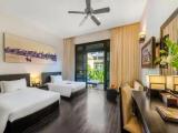 Basement Junior Suite with garden view