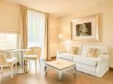 Suite with city view