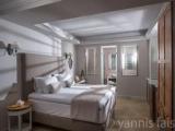 Deluxe Basement Studio with sea view