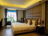 Suite with city view