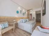 1 Bedroom Standard Double room with balcony and with partial sea view