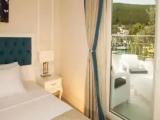 Standard room with land view
