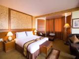 Premier Suite with lake view