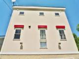3 Bedrooms Apartment