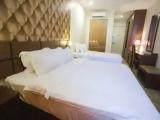 Standard Double room with city view