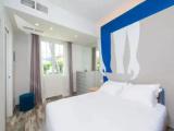 Suite with garden view
