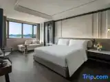 Premium Double Club room with lake view