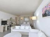 Standard Club room