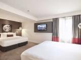 Deluxe Sextuple Suite