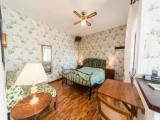 Suite with garden view