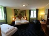 Standard Triple room with city view