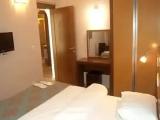 Suite with city view