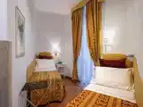 Standard Twin room with balcony