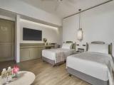Deluxe room with pool view