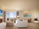 Suite with balcony and beachfront