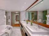 Fairmont Double room with city view