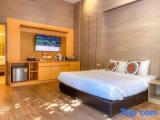 Deluxe room with pool view