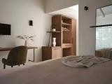 Comfort room with garden view