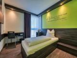 Standard Sextuple Family room