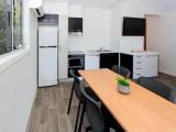 2 Bedrooms Standard Sextuple Family room