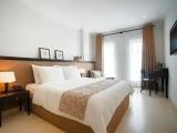 Standard room with street view