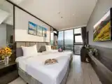 Deluxe Triple room with city view
