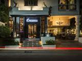 4 Bedrooms Sextuple Villa