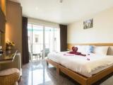 Double room with partial sea view