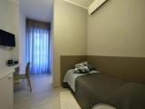 Standard Sextuple Family room