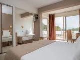 Standard Quadruple room with sea view