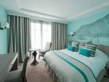 Superior room with city view