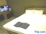 Comfort room with city view