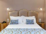 Deluxe Suite with balcony