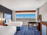 Quadruple room Runway View