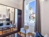 Deluxe Triple room with city view