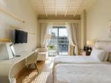 Standard room with partial sea view