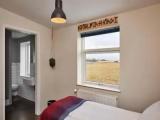 Standard room with mountain view