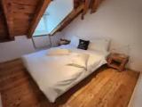 3 Bedrooms Penthouse Apartment with balcony