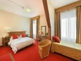 Standard room with city view