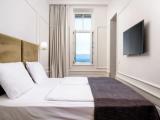 Superior Suite with balcony and with partial sea view