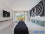 Suite with mountain view