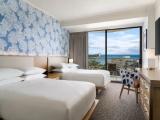 Renovated Ainahau Tower Twin room with ocean view