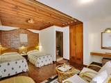 Standard Double room with city view