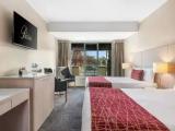 Deluxe Quadruple Family room