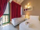 2 Bedrooms Suite with balcony and with lake view